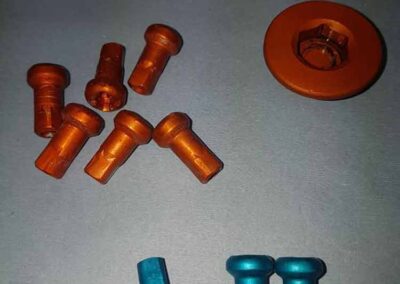 Anodisation de nipples de rayons moto - Pro Schade - Aubel, Liège