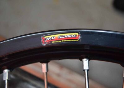 Anodisation en noir de cerceaux de jantes moto après microbillage - Pro Schade, Liège, Bruxelles, Verviers, Namur, Charleroi